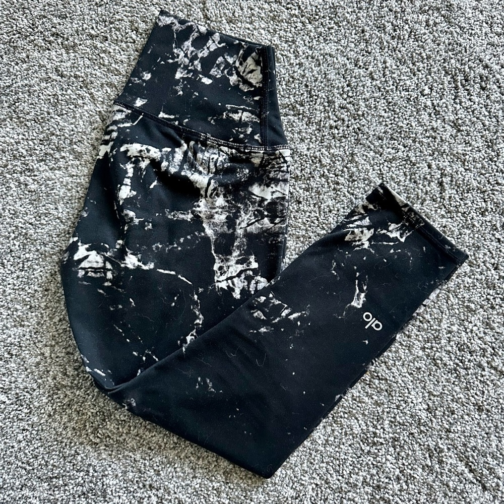 ALO brand XS capri tight. GUC